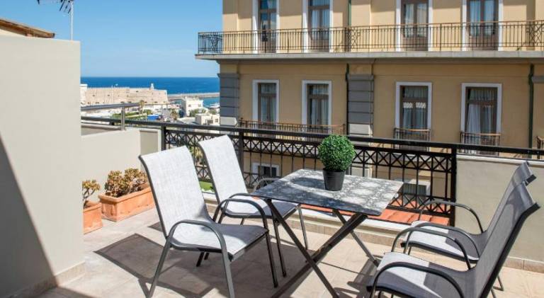Harbour View 1BR Apt with Terrace in Heart of Heraklion Easy Walk to Port, Old Town, Lions Square & in Heraklion