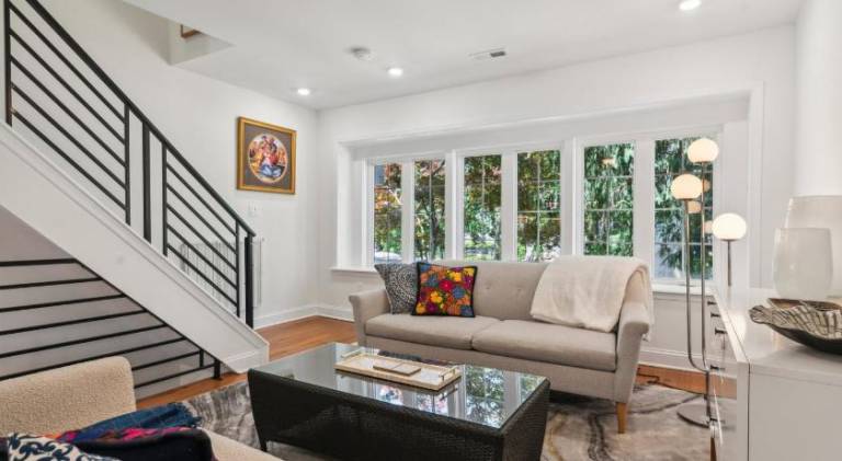 Fully equipped ample house | Perfect for remote work | Pet-friendly in Philadelphia, PA