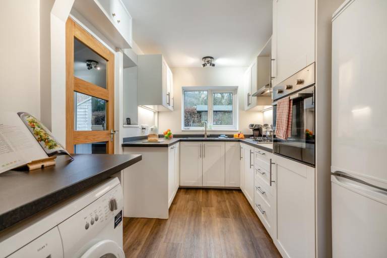 Cottage with 3 rooms for 5 persons — photo 4