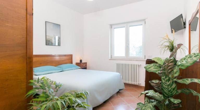 Holiday apartment with barbeque, patio & pool | Good for workation | Pets allowed — photo 2