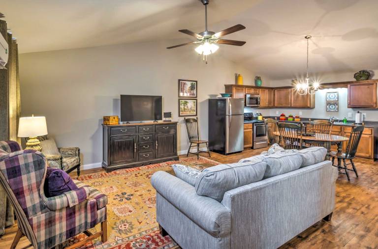 Pet-Friendly Brownsville Retreat w/ Porch! — photo 4