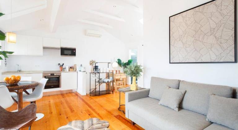 Bica Blue 1BR Loft w Riverview n AC by LU Holidays in Lisbon