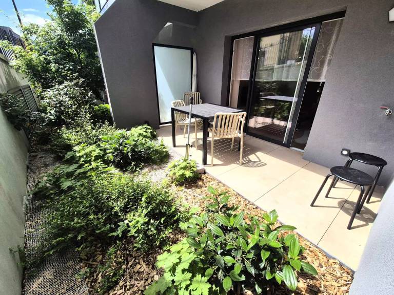 Apartment with terrace — photo 4