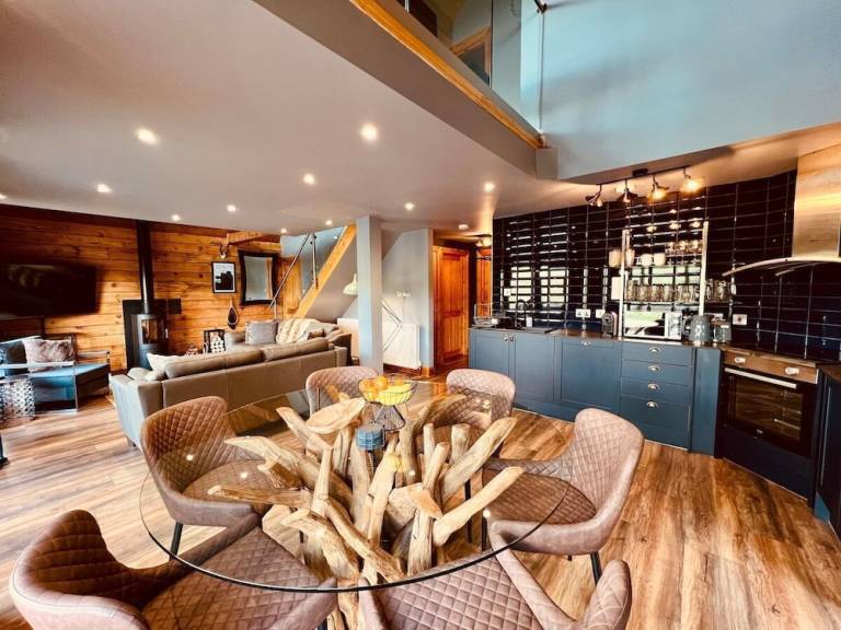 Lodge  Foyers