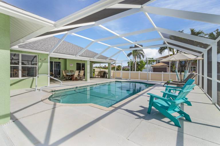 House with barbeque & private pool in Cape Coral, FL