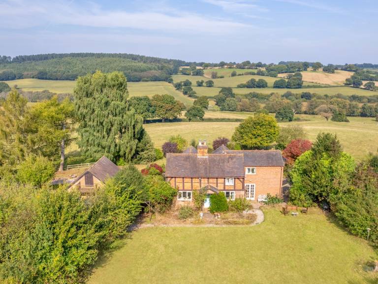 House with fast internet & garden in Stafford