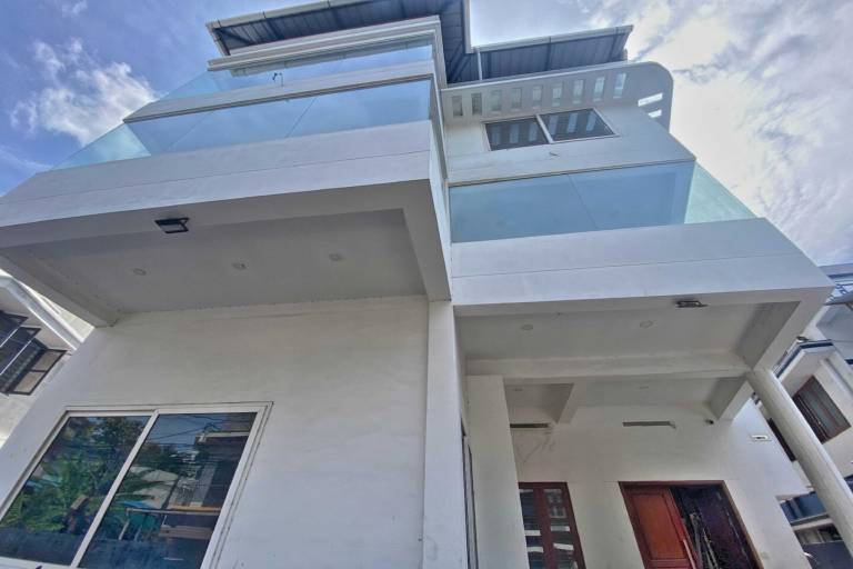 Collection O Trivandrum Airport