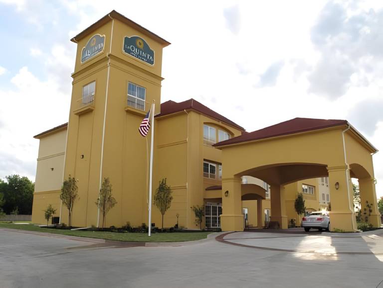 La Quinta Inn & Suites by Wyndham Sulphur Springs in Sulphur Springs, TX