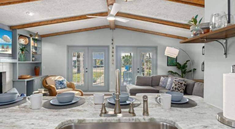 Fanta Sea - Private Seasonal Hot Tub, Game Room, Walk to Beach, Pets OK, & More! — photo 4