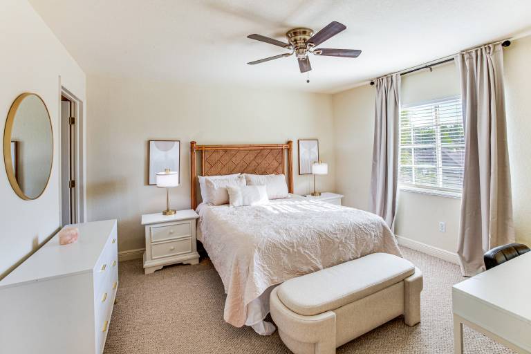 Golf Getaway: Cape Coral Condo 1 Mi to River! — photo 4