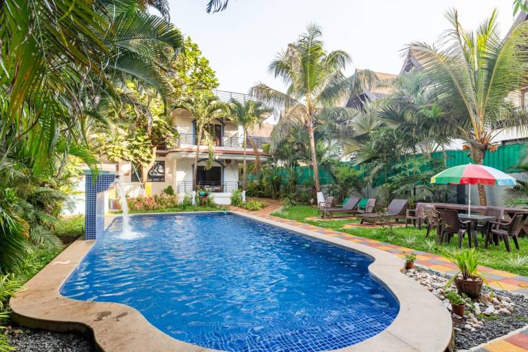 Villa with garden, grill & pool — photo 3