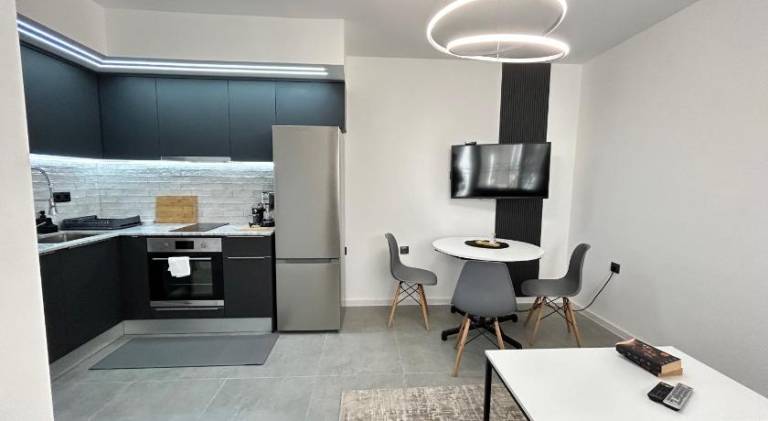 Fully equipped wonderful apartment with patio & heated pool | Perfect for remote work | Pets are welcome — photo 4
