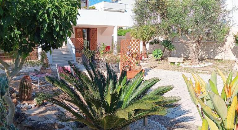 House with patio & garden | Next to the beach | Pets are welcome in Carovigno