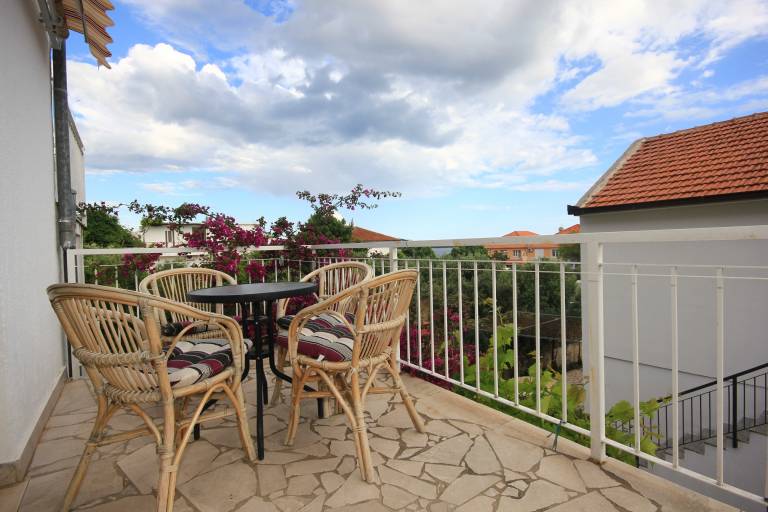 One bedroom apartment with terrace and sea view Kučište - Perna, Pelješac (A-4538-e) in Orebic