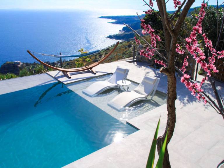 Spacious vacation home with barbeque & private pool | Nature view | Pets allowed in Rethymno
