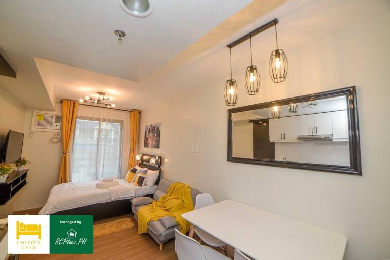 Holiday apartment with patio & pool | Suitable for remote work in Tagaytay
