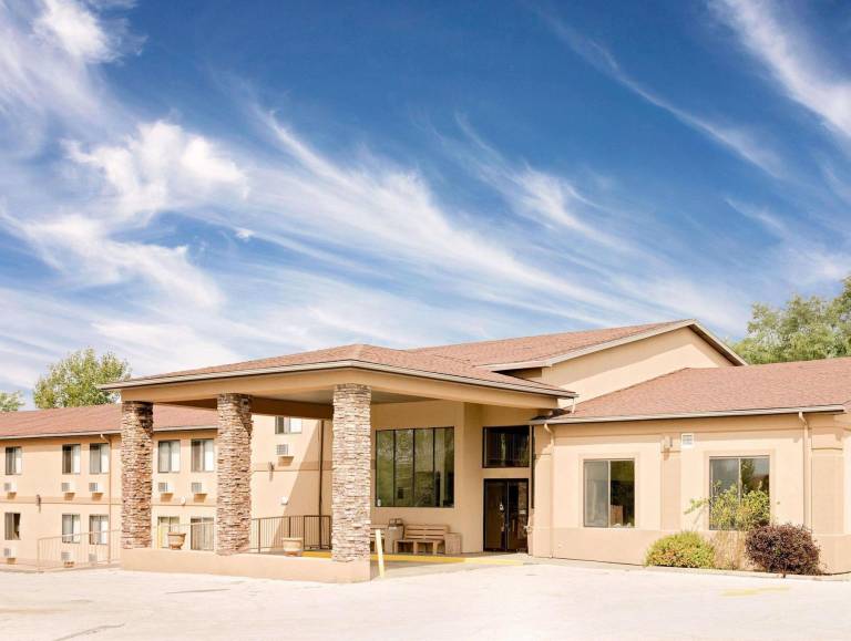 Days Inn by Wyndham Boonville — photo 2