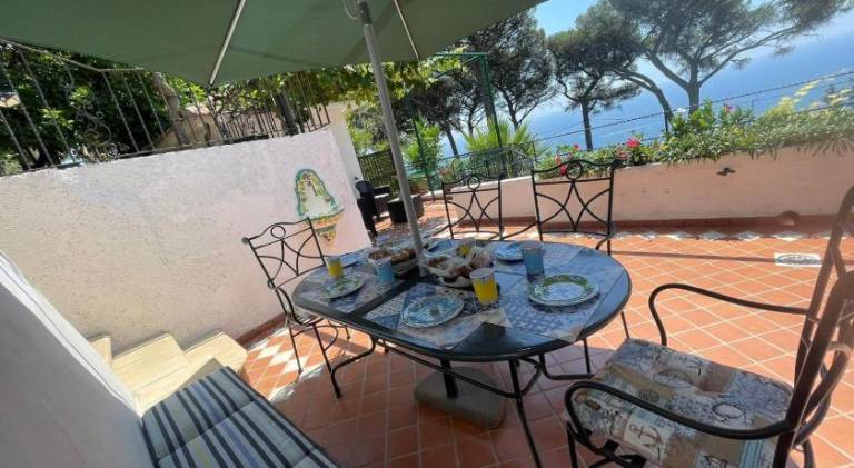 House with yard & patio | Next to the beach | Pet-friendly in Maiori