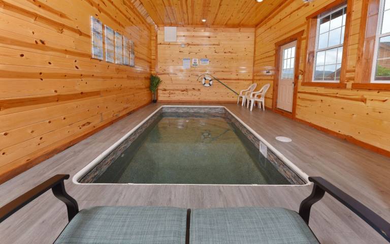 Savannah Splash - Indoor pool, pet-friendly, hot tub, game room, and more! in Sevierville, TN