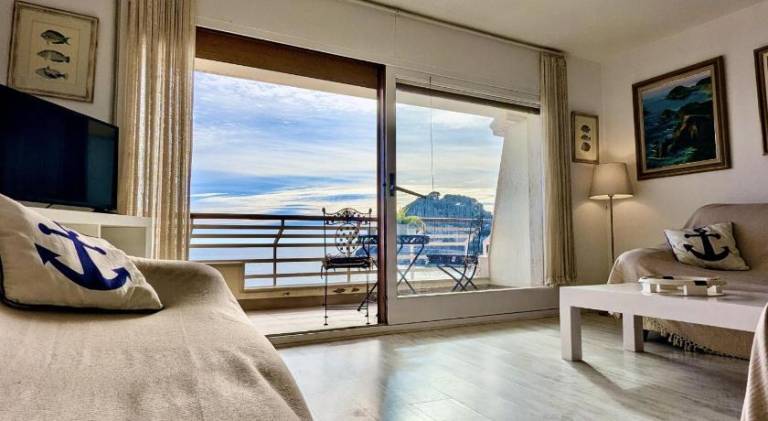 Rental apartment with 2 rooms for 4 persons — photo 2