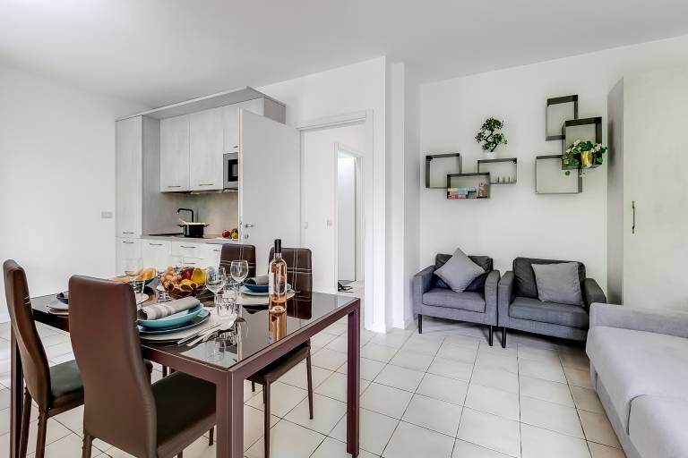 Apartment with terrace & yard | Mountain view — photo 3