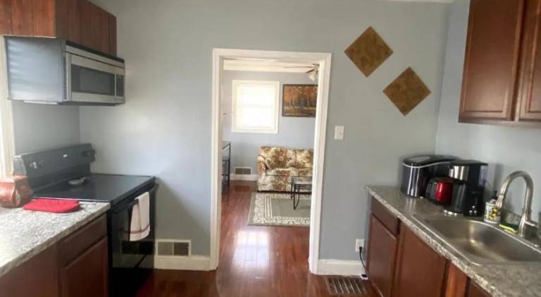 Rental apartment with patio & jacuzzi — photo 2
