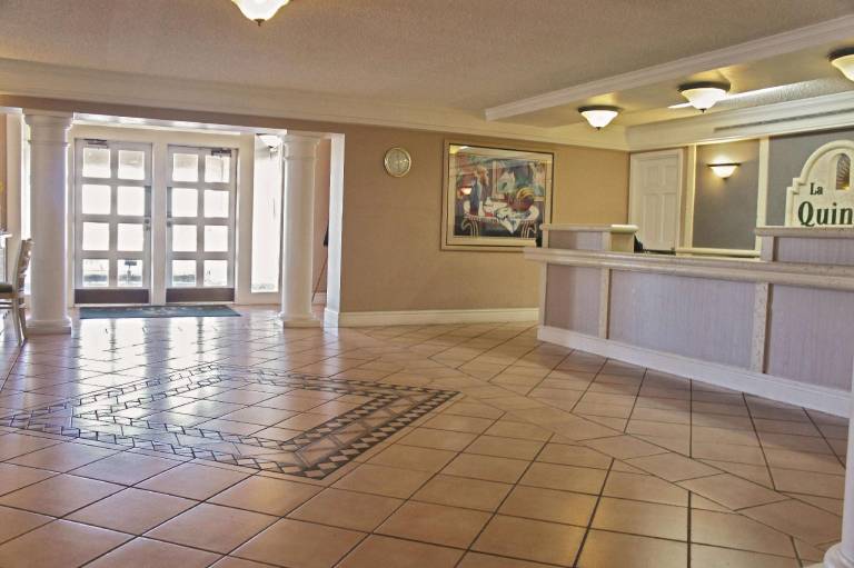 La Quinta Inn by Wyndham Albuquerque Airport — photo 4