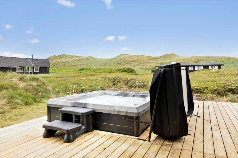 Fully equipped vacation home with sauna, terrace & barbeque | Close to the beach | Pets allowed — photo 2