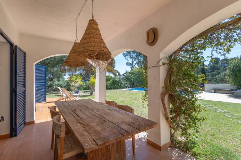 House with pool, garden & grill | Garden view | Pet-friendly — photo 4