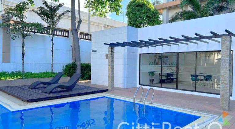 Serviced apartment with pool & yard — photo 3