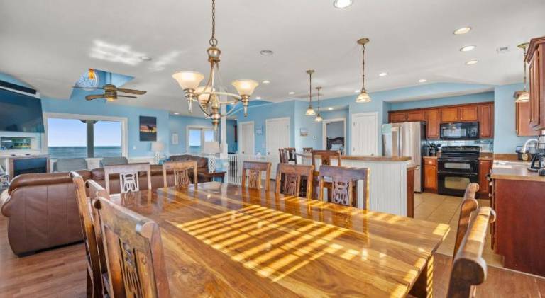 Vacation home with pool & hot tub | Dogs allowed — photo 4