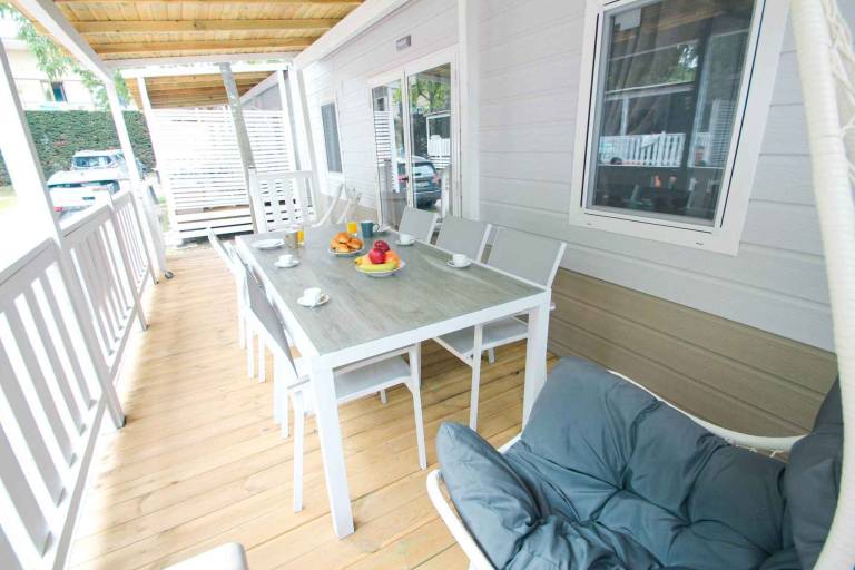 Mobile home with yard, terrace & pool — photo 3