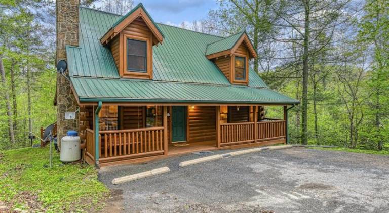 House with jacuzzi in Sevierville, TN