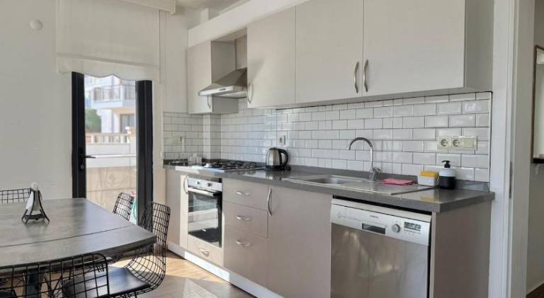 Fully equipped charming rental apartment with terrace | Next to the beach | Suitable for remote work | Dogs allowed — photo 4