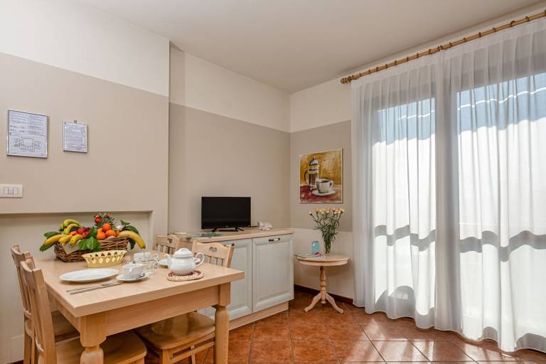 Child-friendly wonderful apartment with patio, yard & pool | Dogs allowed — photo 5