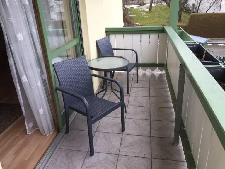 Holiday apartment with patio & garden — photo 4