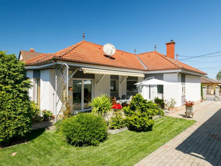 ház  Balatonszemes