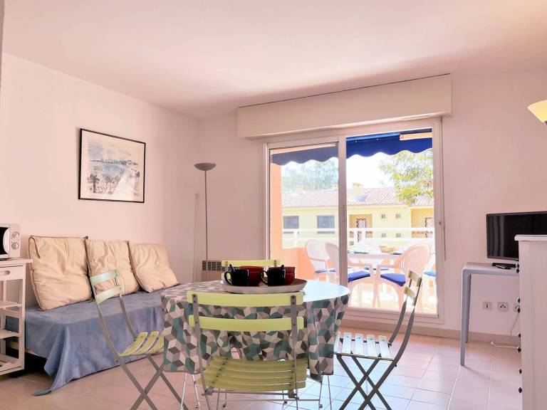 Rental apartment with 1 room for 5 persons — photo 3