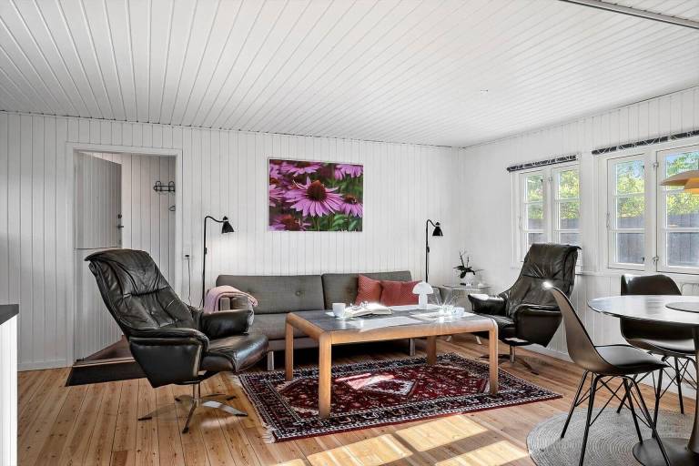 House with patio & grill — photo 3