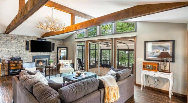 Beautiful vacation home | Pet-friendly in Lake Ozark, MO