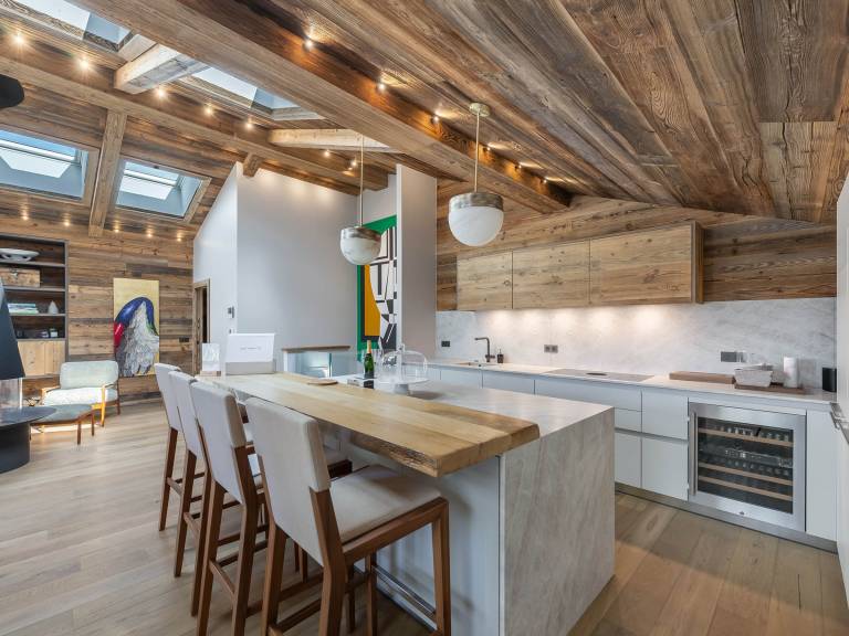 Apartment with pool — photo 2