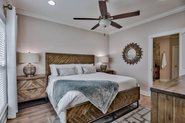 Vacation home with terrace, garden & heated pool | Sea view in Miramar, FL