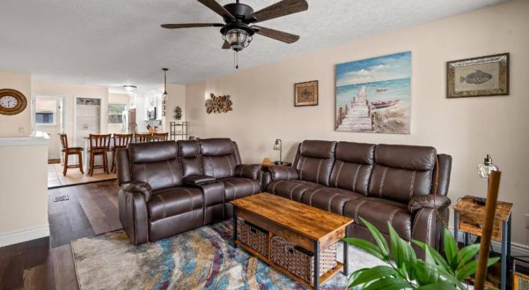 Gulf View Beach Bungalow, Dog-Friendly, Near Scooners, Near Beach — photo 3