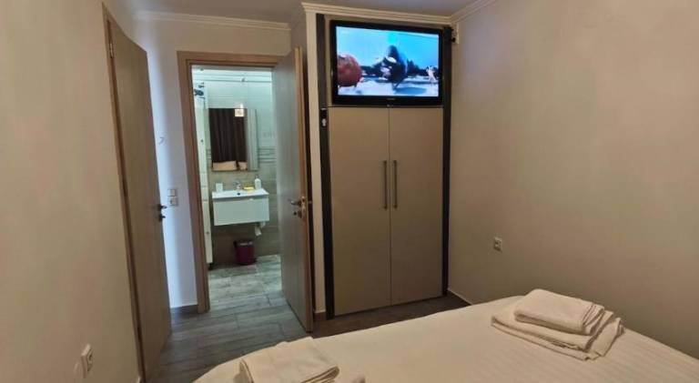 Holiday apartment with grill & patio in Patras