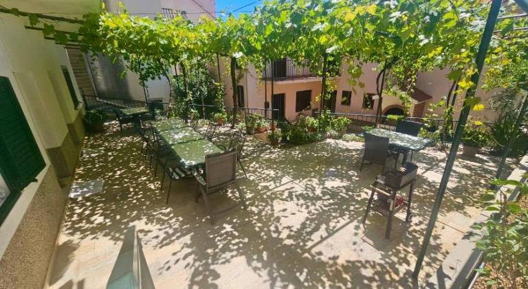 Apartment with terrace — photo 5
