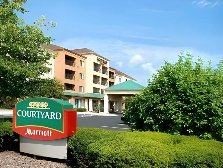Courtyard by Marriott Chicago St. Charles in St. Charles, IL