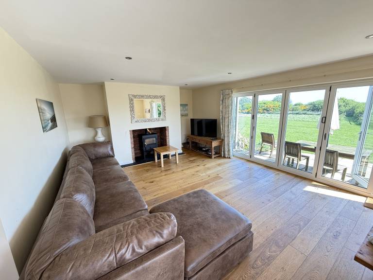 Cottage with sauna, garden & pool | Sea view — photo 5
