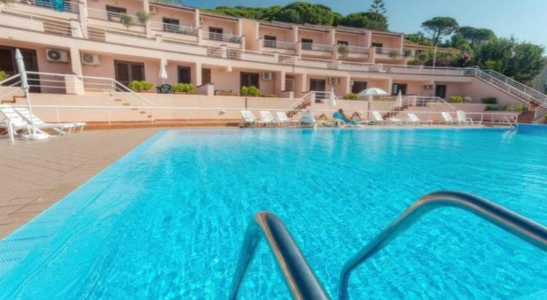 Apartment with pool | Next to the beach | Pet-friendly — photo 2