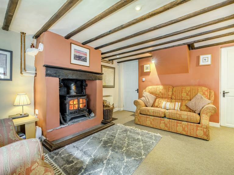 Cottage with garden & barbecue — photo 3