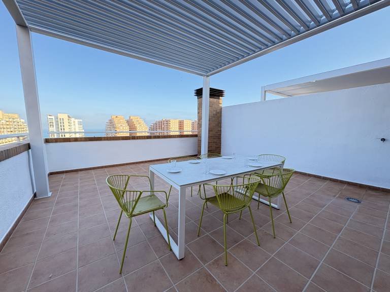 Fully equipped rental apartment with patio & pool | Beach view | Next to the beach | Pet-friendly — photo 3